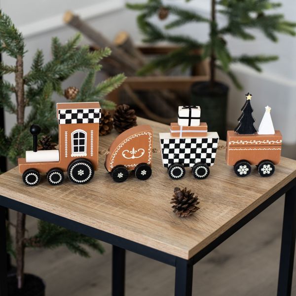 18" x 6" Wooden Train - Christmas Check | Multicolor