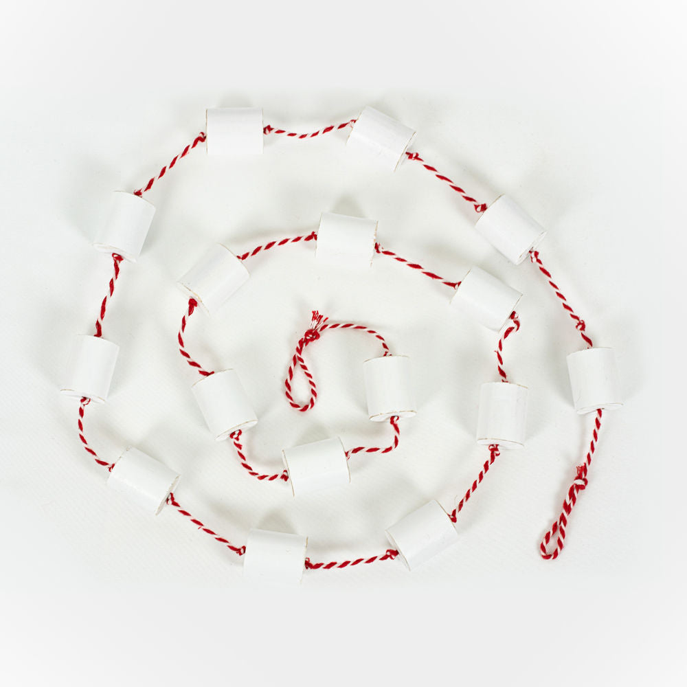 60" X 1.25" X 1" Marshmallow Garland, White/Red