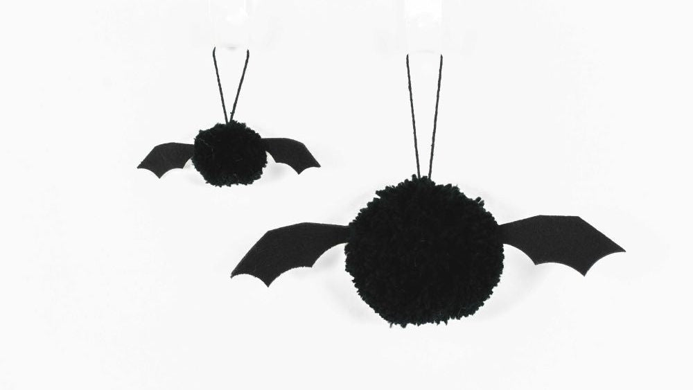 2", 4" pom pom bat s/2, black