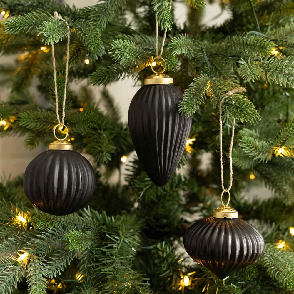 3x3x3 glass ornaments s/3, black