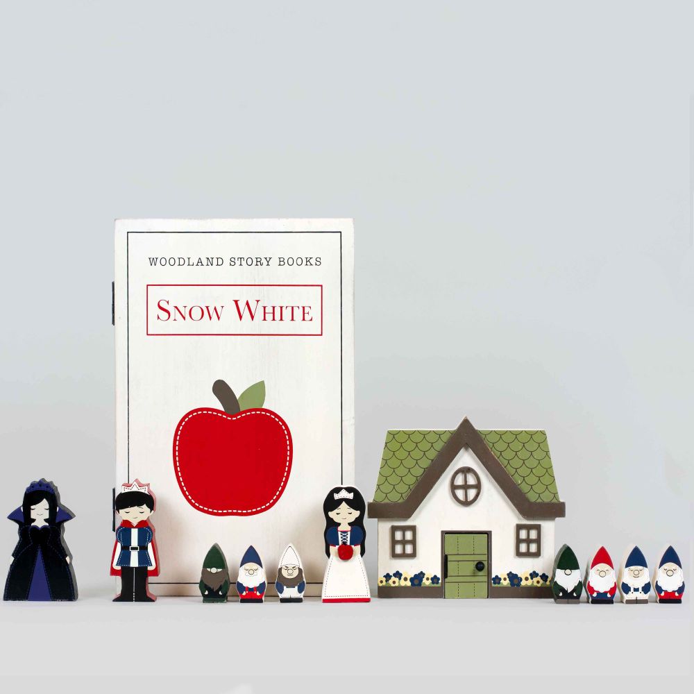 8x12x2.5 wood storybook 12 pc (SNOW WHITE)