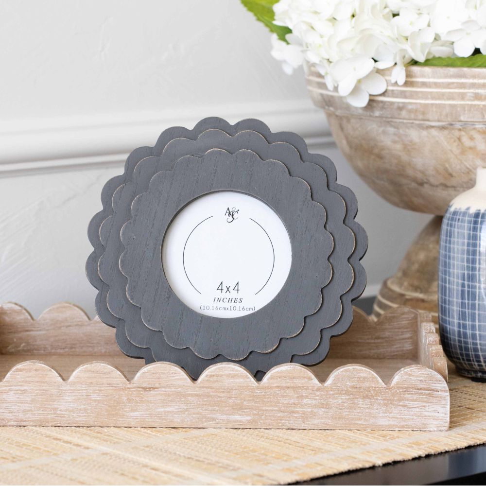 8x8x1 wood scallop photo frame (ROUND) gy (4x4)