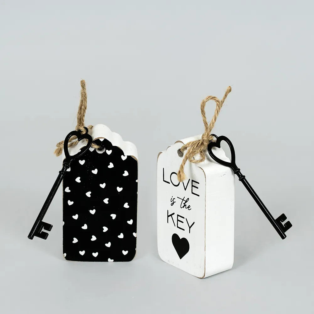 2x5x1 wood tag w/key (LOVE) bk/wh
