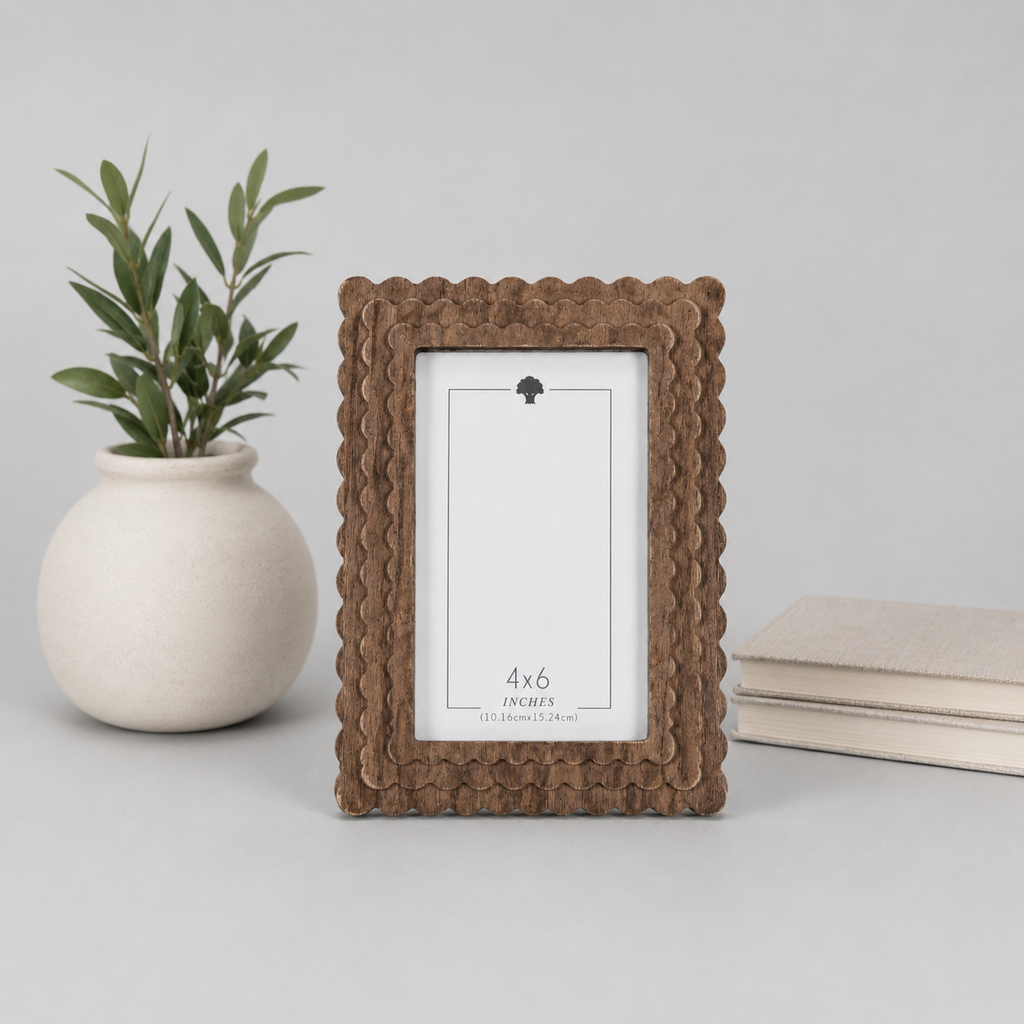 6" x 8" Scalloped Picture Frame - Espresso | Holds 4x6 Photo