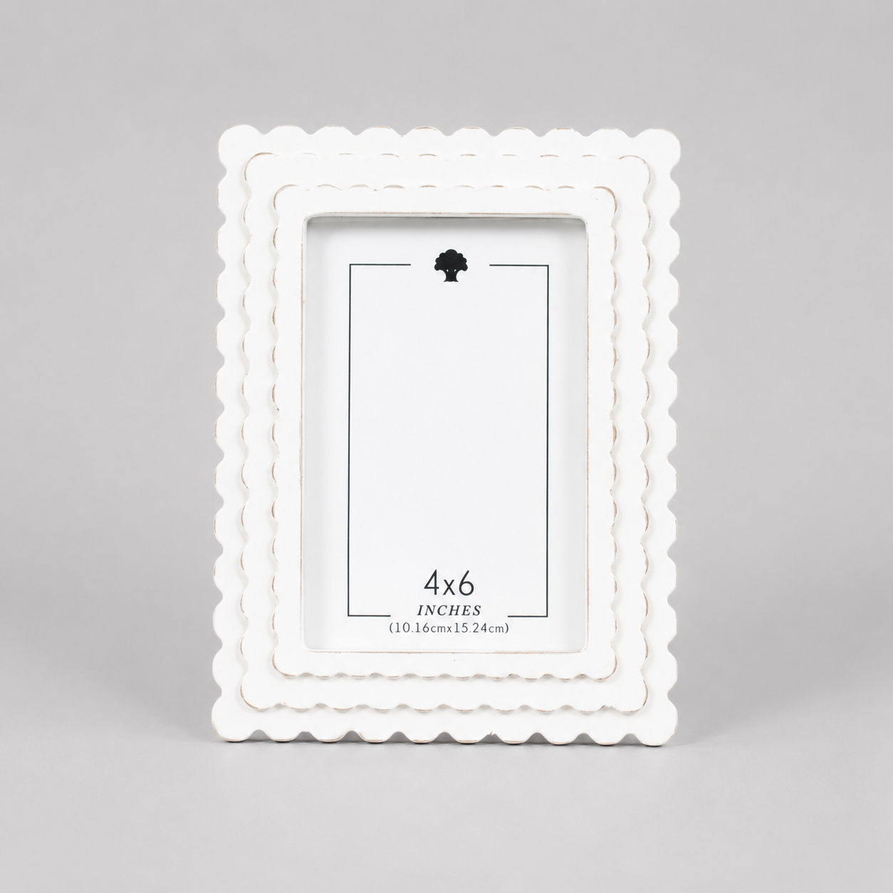 6" x 8" Scalloped Picture Frame - White | Holds 4x6 Photo
