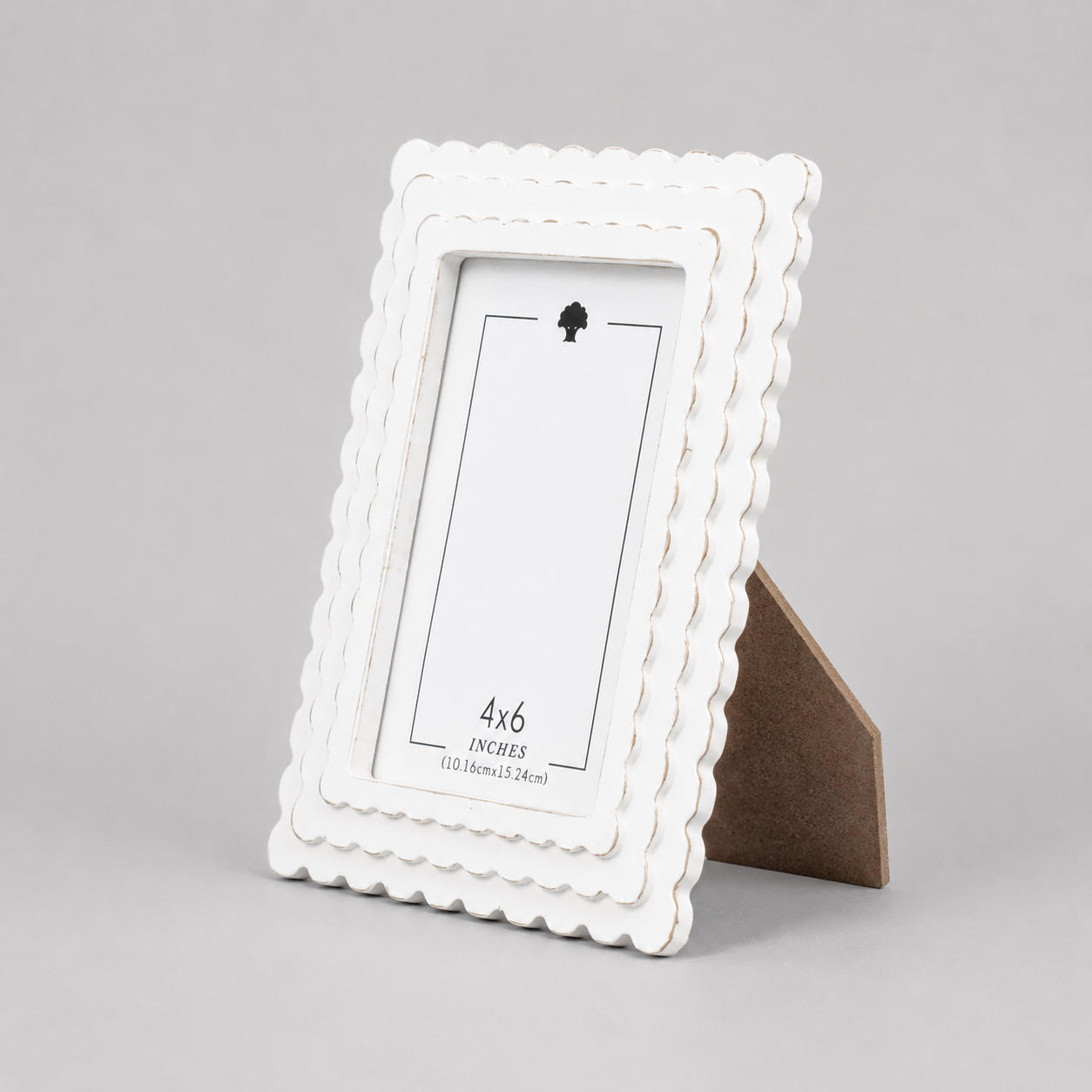 6" x 8" Scalloped Picture Frame - White | Holds 4x6 Photo