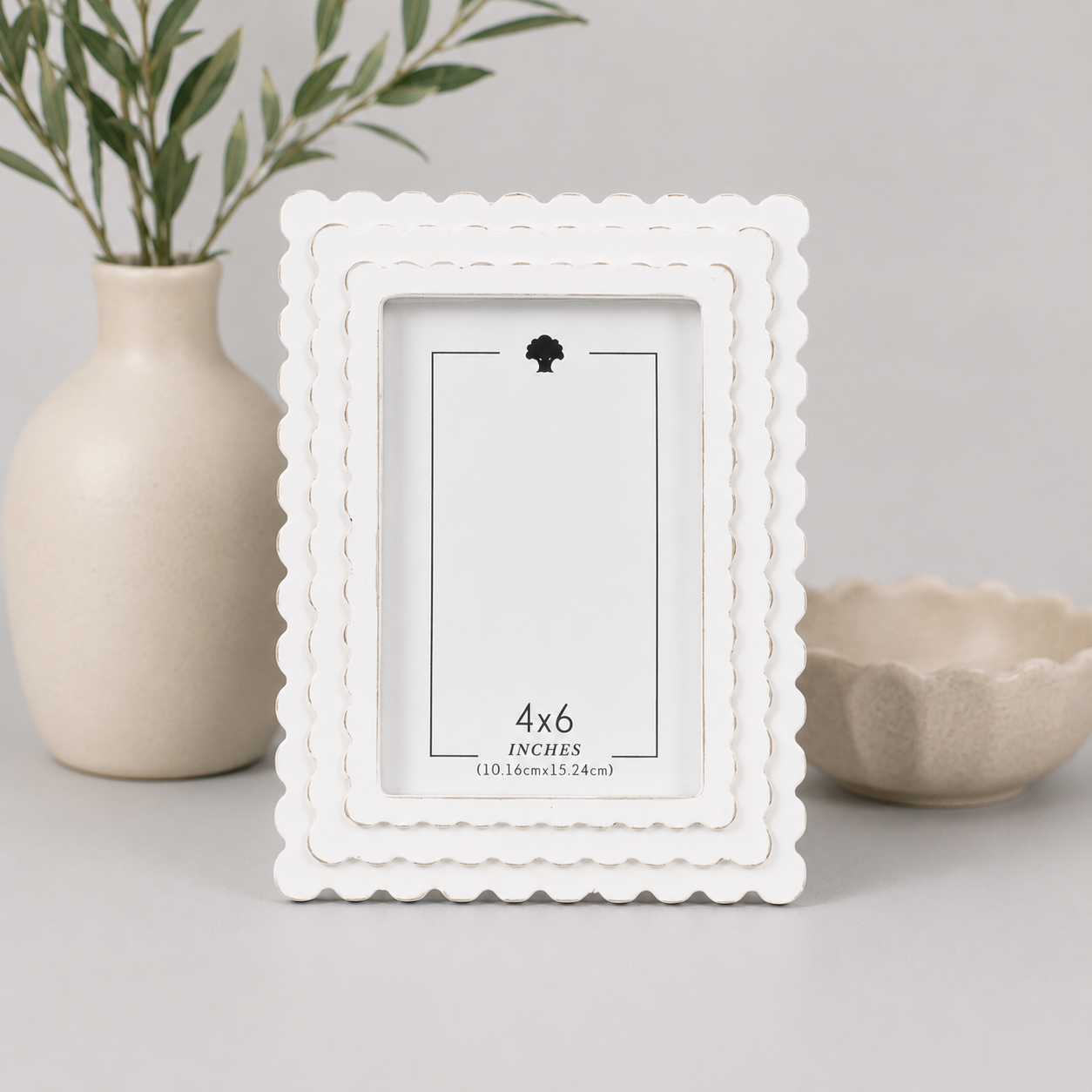 6" x 8" Scalloped Picture Frame - White | Holds 4x6 Photo