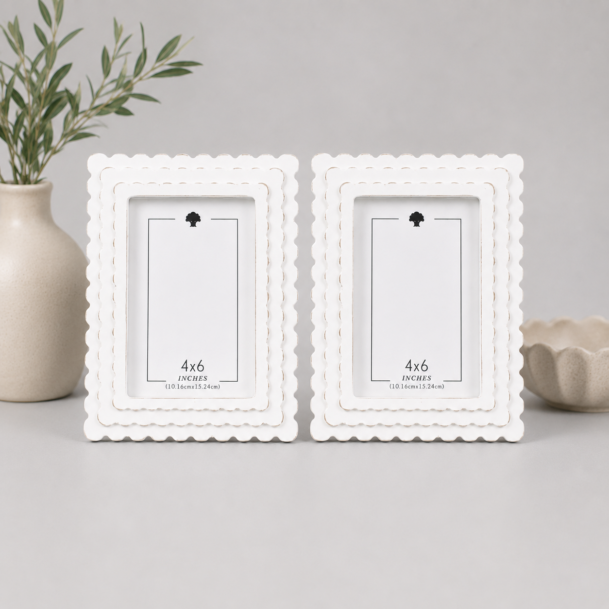 6" x 8" Scalloped Picture Frame - White | Holds 4x6 Photo