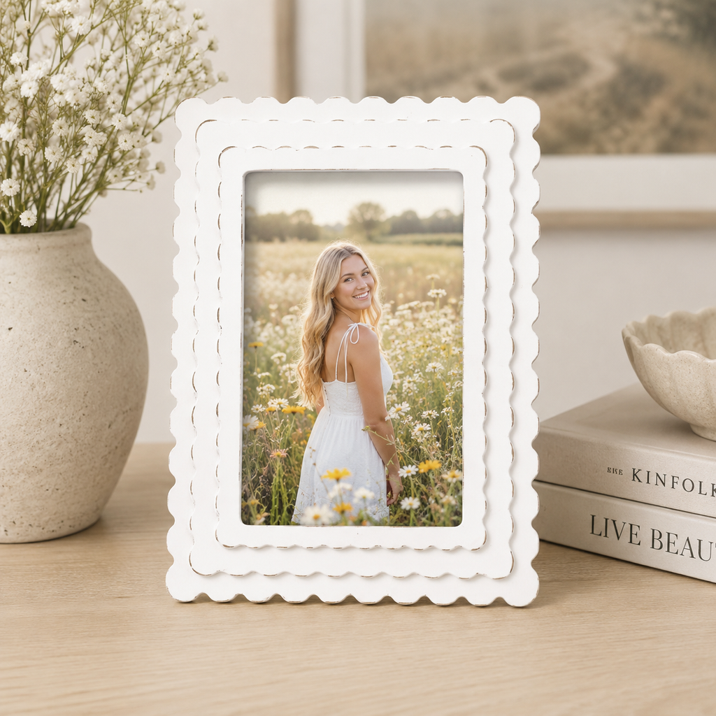 6" x 8" Scalloped Picture Frame - White | Holds 4x6 Photo