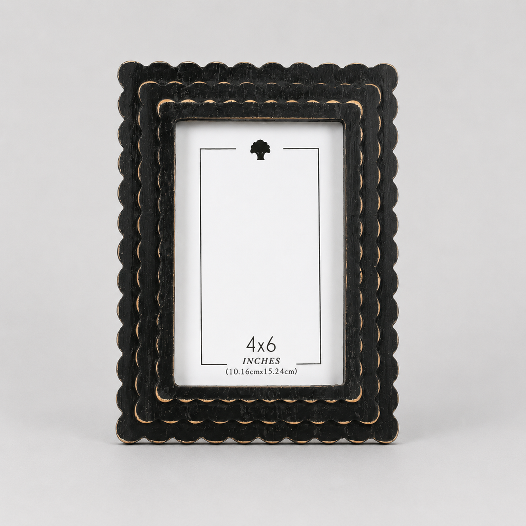6" x 8" Scalloped Picture Frame - Black | Holds 4x6 Photo