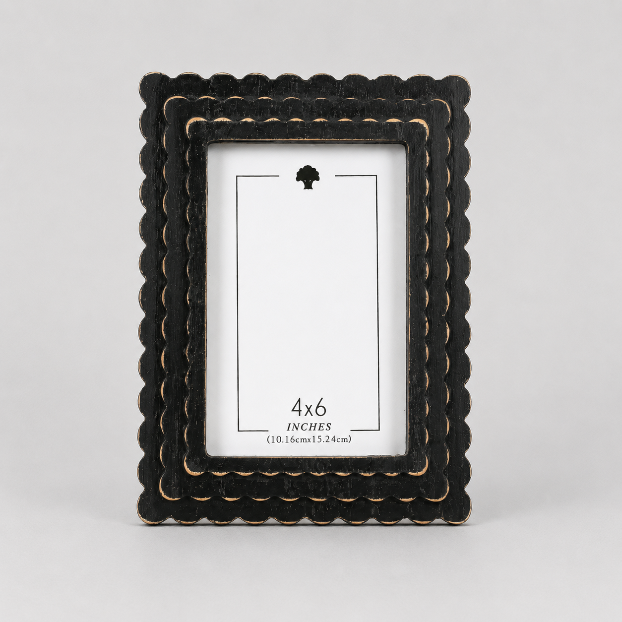 6" x 8" Scalloped Picture Frame - Black | Holds 4x6 Photo