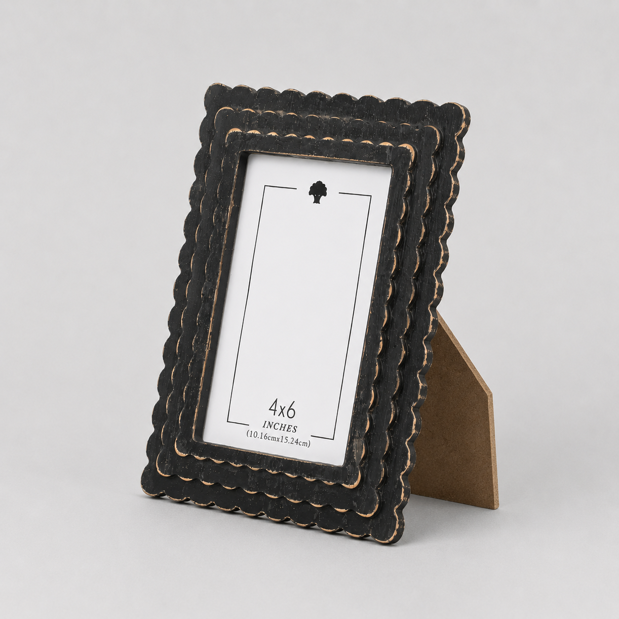 6" x 8" Scalloped Picture Frame - Black | Holds 4x6 Photo
