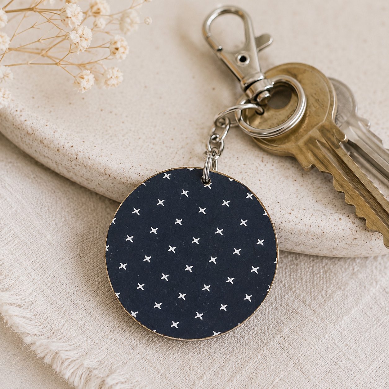 2" Reversible Wood Keychain - World's Best Mom | White and Gray