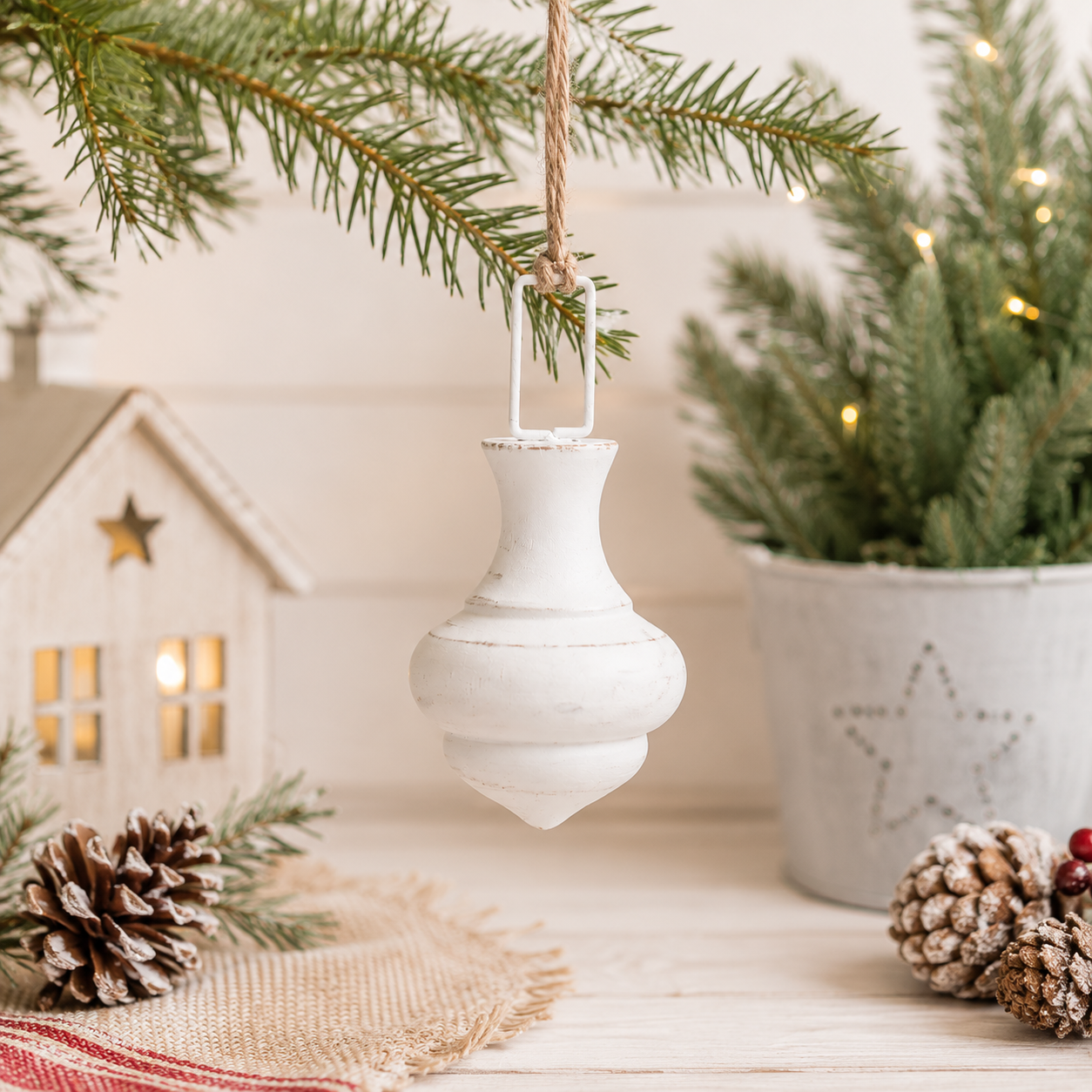 6" Wood Cutout Ornament - Balloon | White