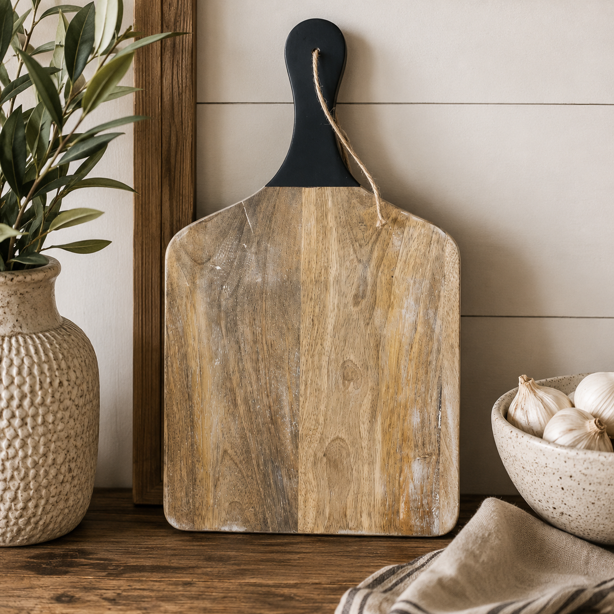 16" Mango Wood Chopping Board with Handle